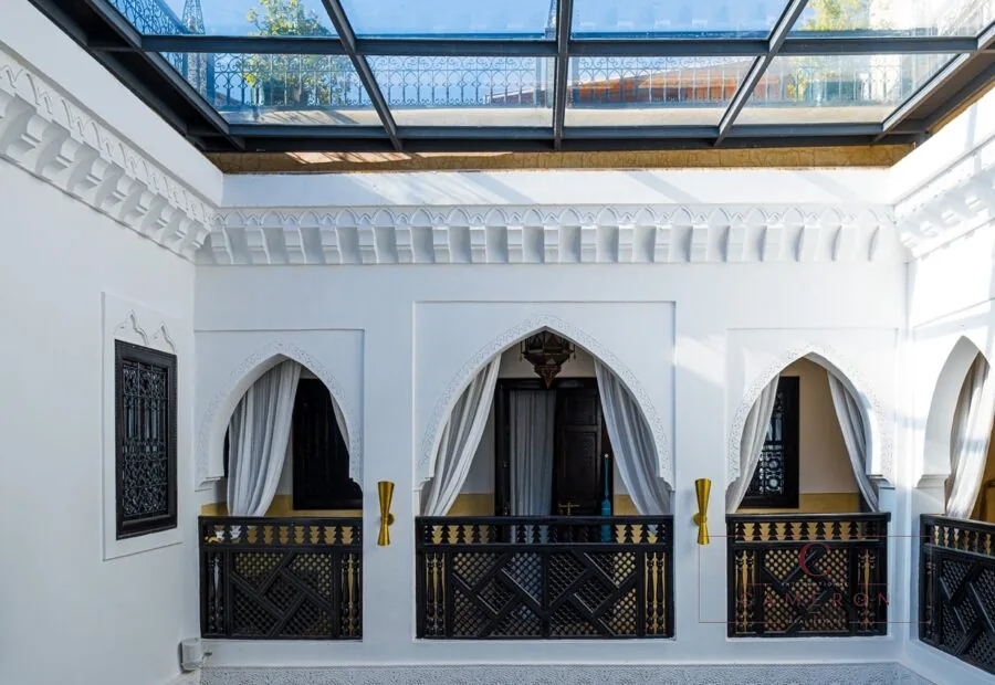 Riad 6 suites avec rooftop à Sidi Bel Abbès – Marrakech