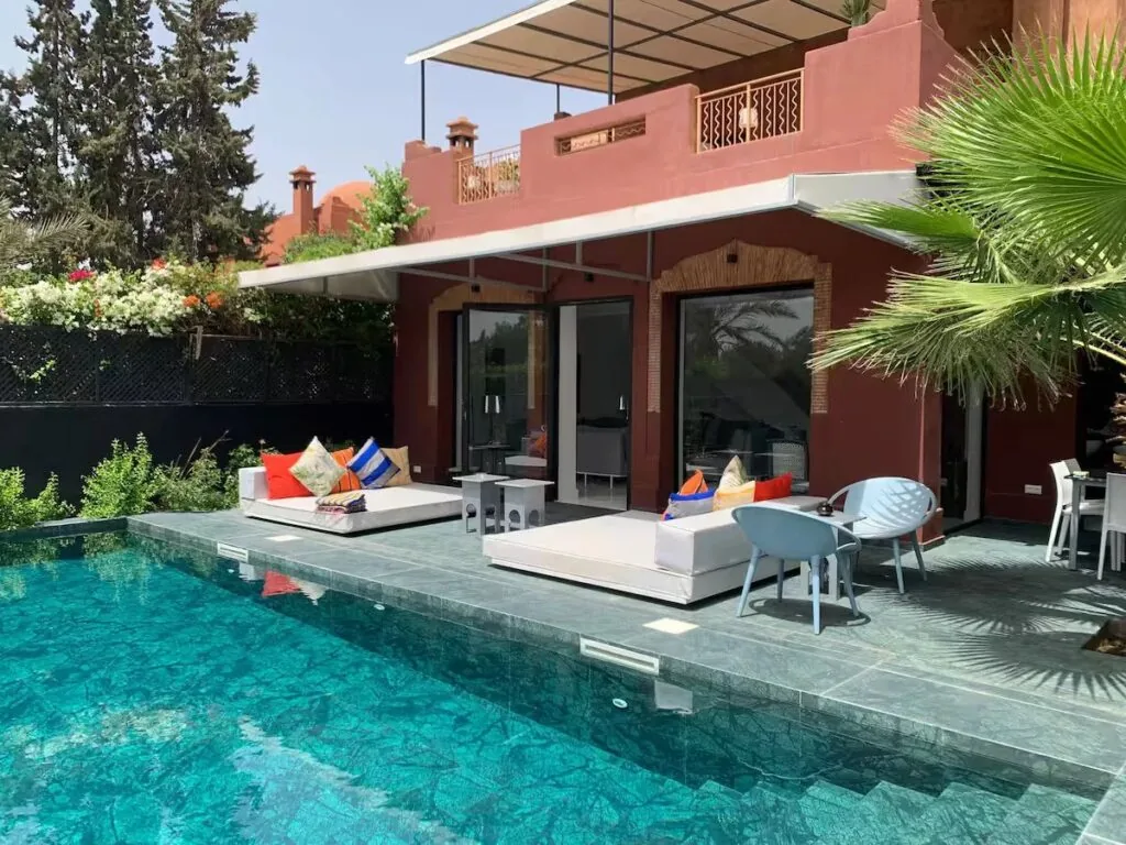 3-bedroom villa with swimming pool in a secure residential complex – Route de Casablanca