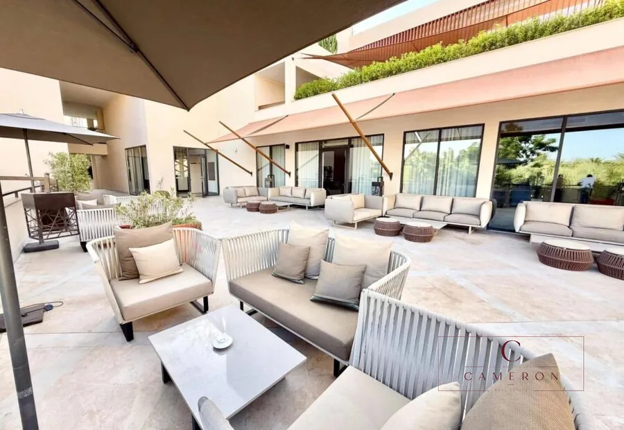 Appartement contemporain avec terrasse au cœur de M Avenue