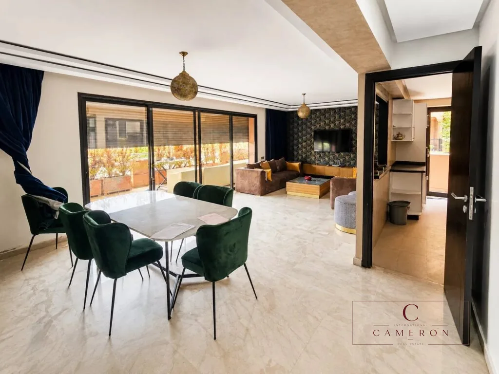 Appartement moderne avec grande terrasse et piscine sur le toit à l’Hivernage