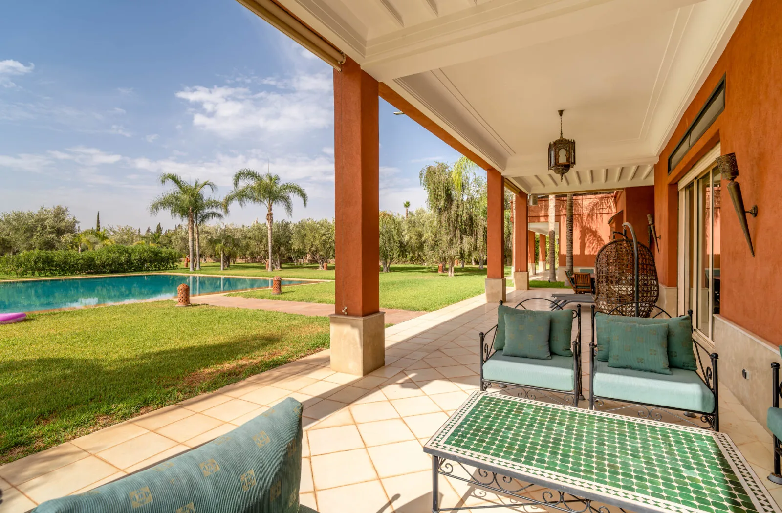 Contemporary 5-bedroom villa on a large plot – Route de Ouarzazate