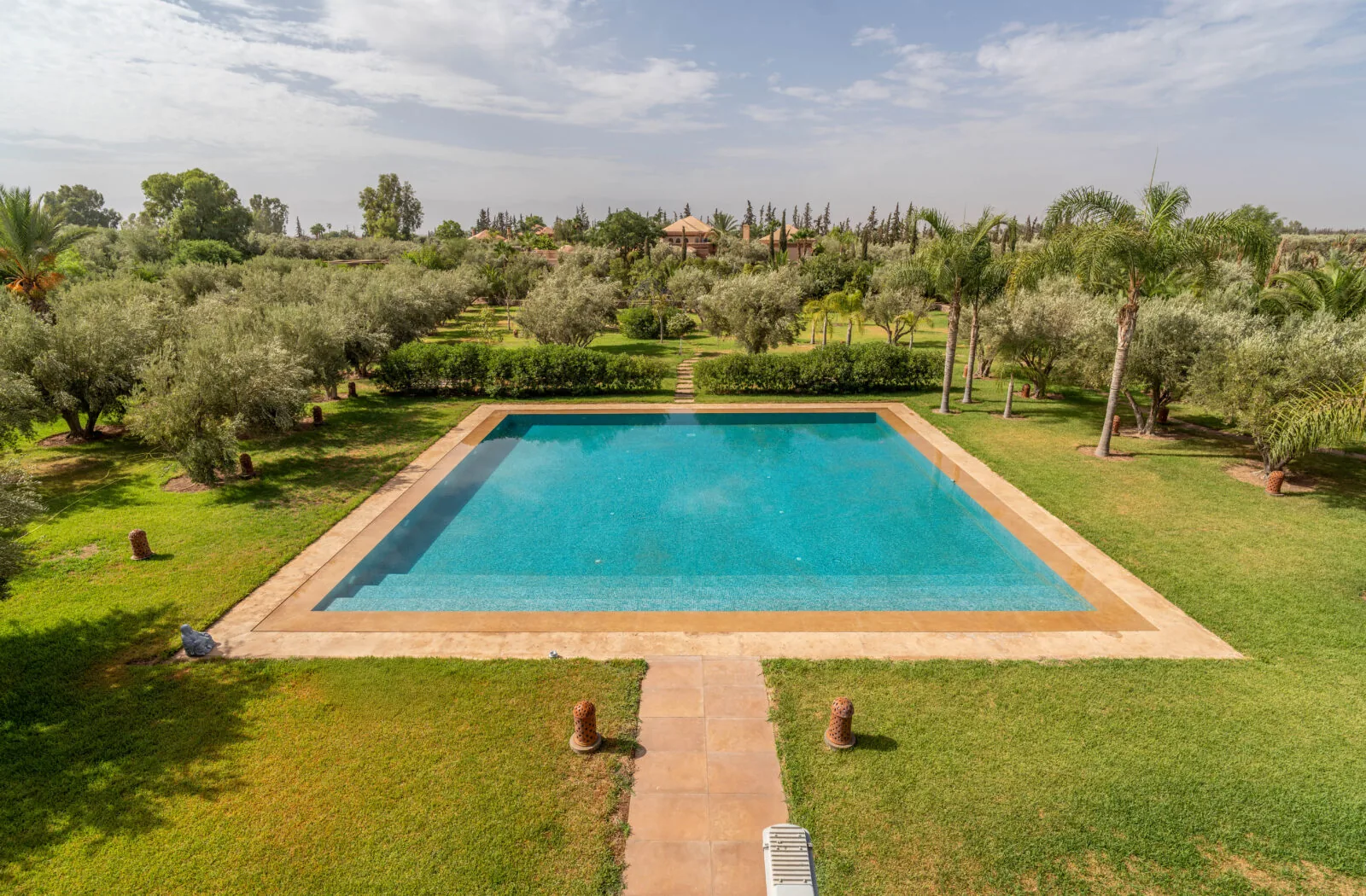 Contemporary 5-bedroom villa on a large plot – Route de Ouarzazate