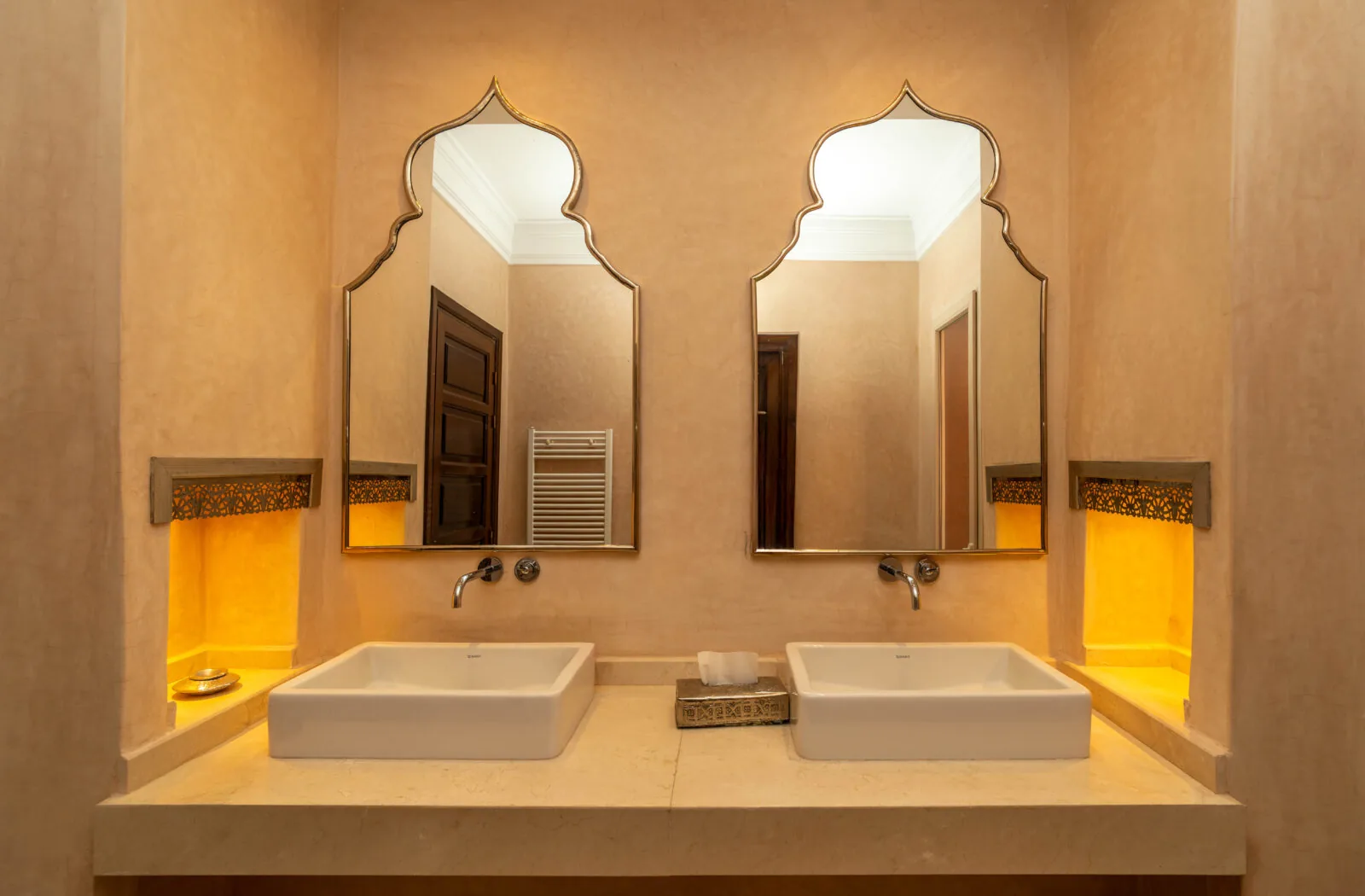 Contemporary 5-bedroom villa on a large plot – Route de Ouarzazate