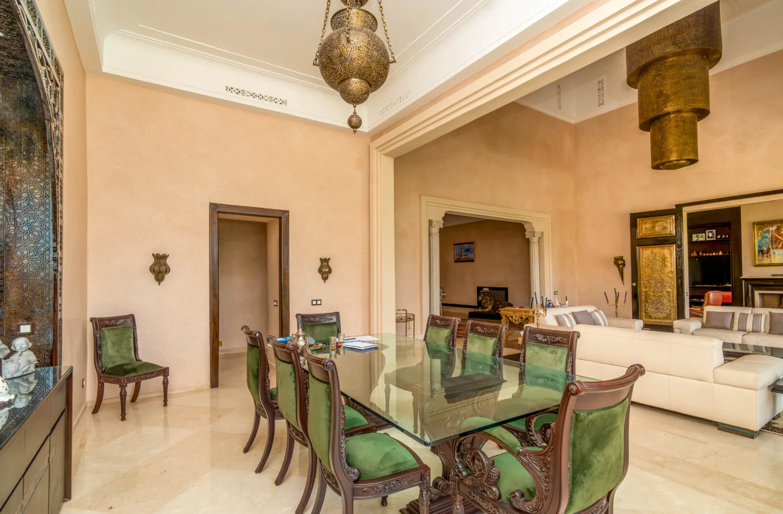Contemporary 5-bedroom villa on a large plot – Route de Ouarzazate