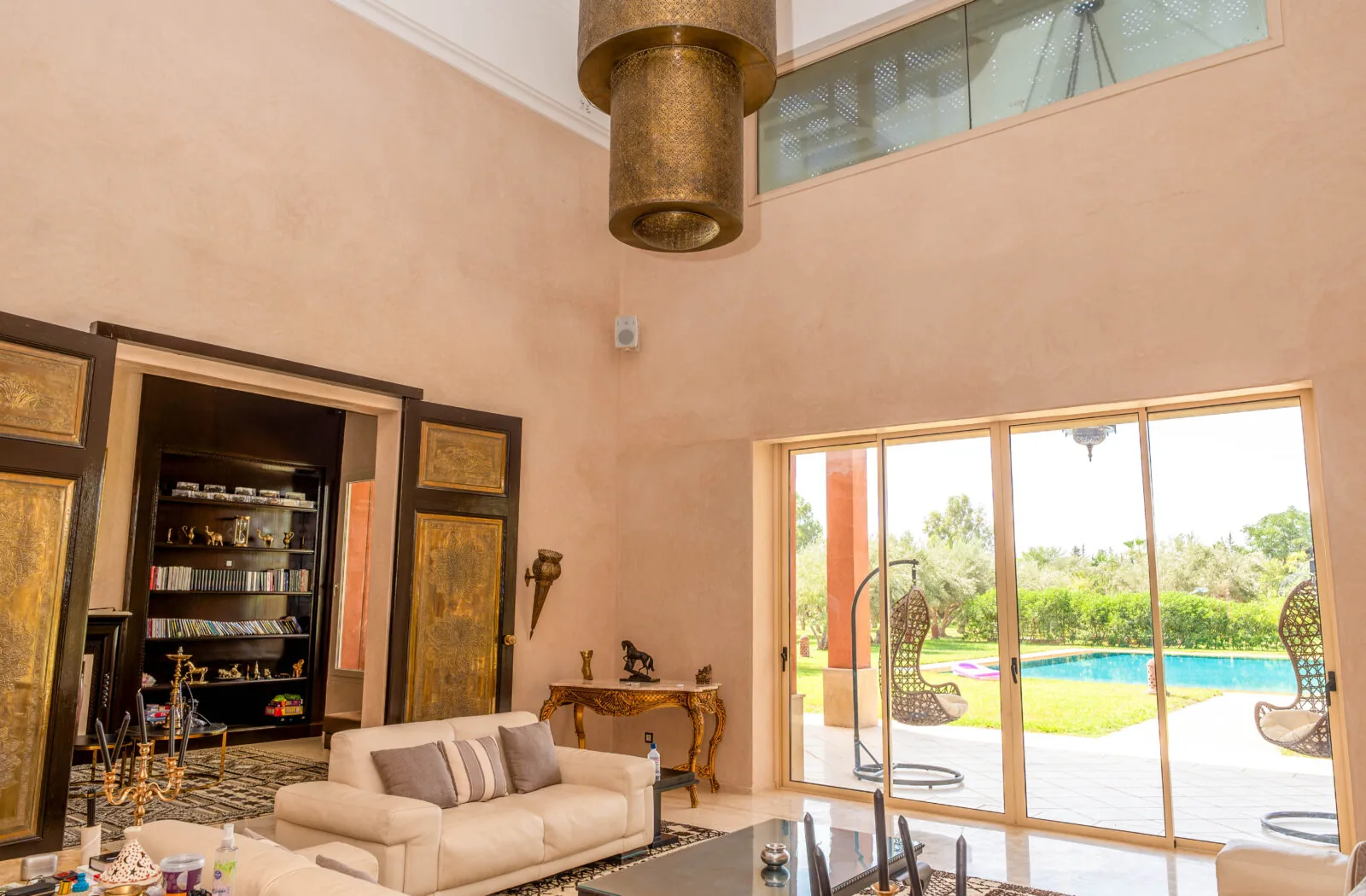 Contemporary 5-bedroom villa on a large plot – Route de Ouarzazate