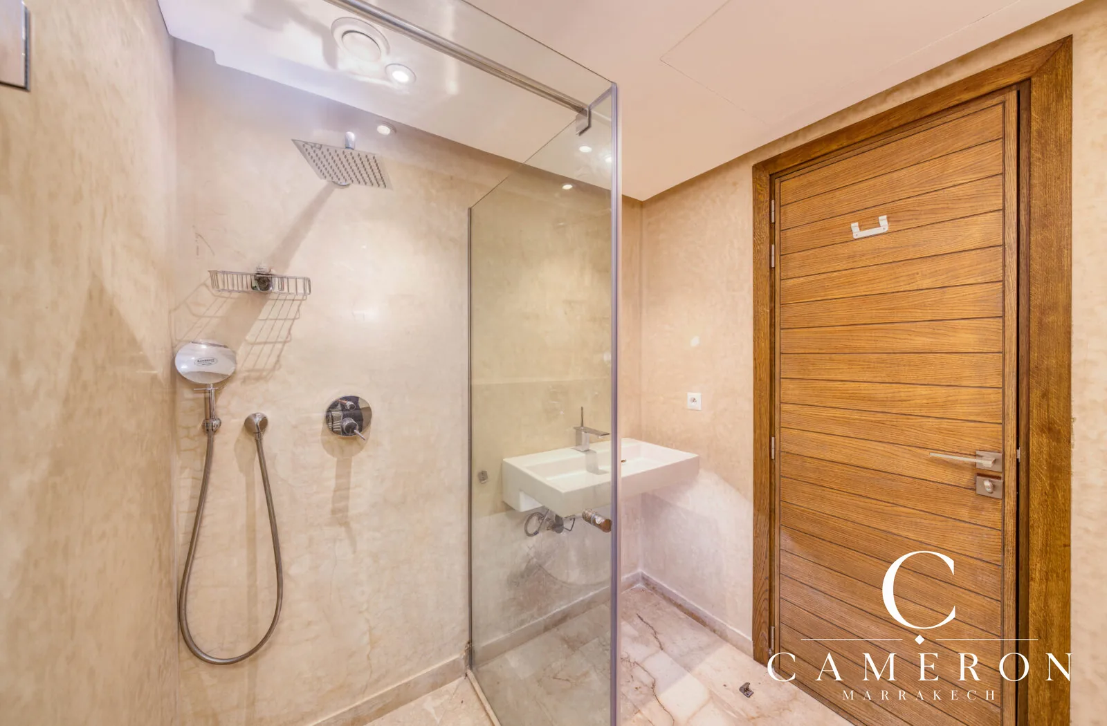 Single-storey villa on the front line of the golf course at Al Maaden