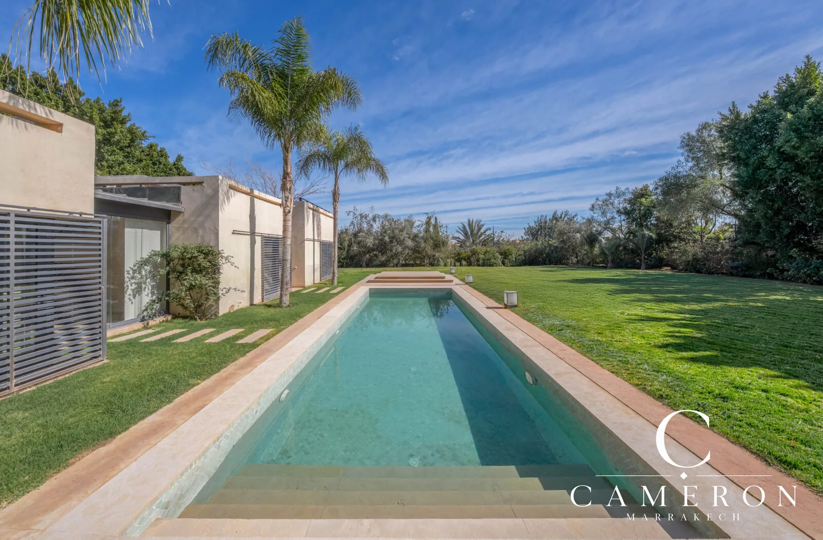 Single-storey villa on the front line of the golf course at Al Maaden
