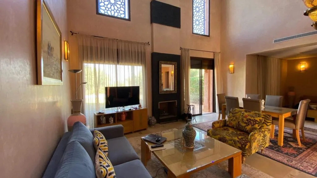 VILLA FRONT DE GOLF ROUTE OURIKA