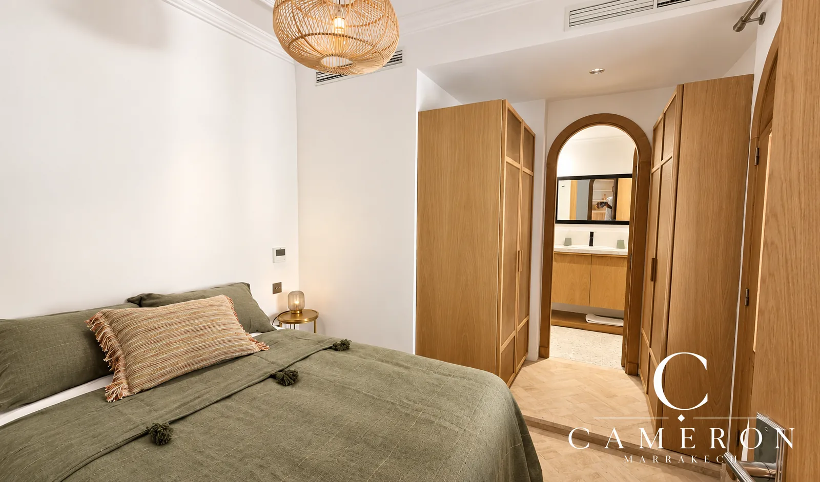 Renovated flat with an 80 m² terrace and pool – Right in the heart of Guéliz
