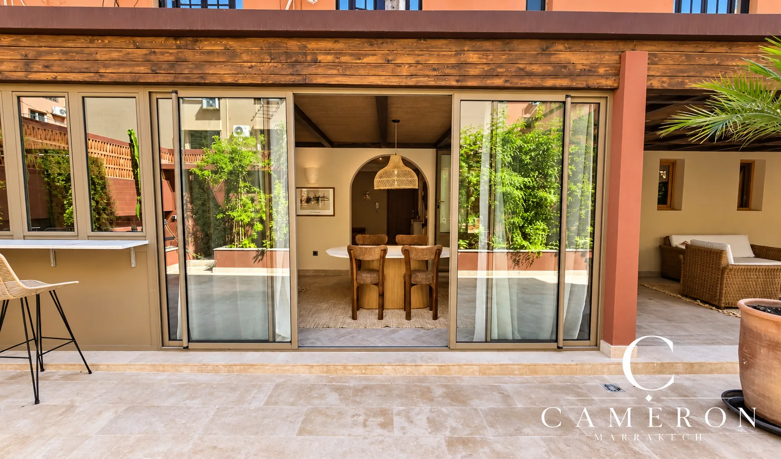 Renovated flat with an 80 m² terrace and pool – Right in the heart of Guéliz