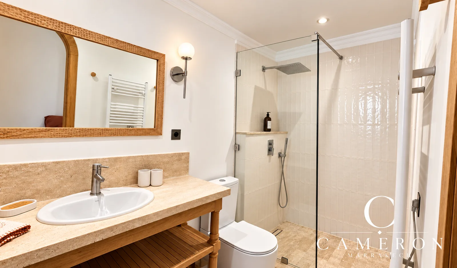 Renovated flat with an 80 m² terrace and pool – Right in the heart of Guéliz